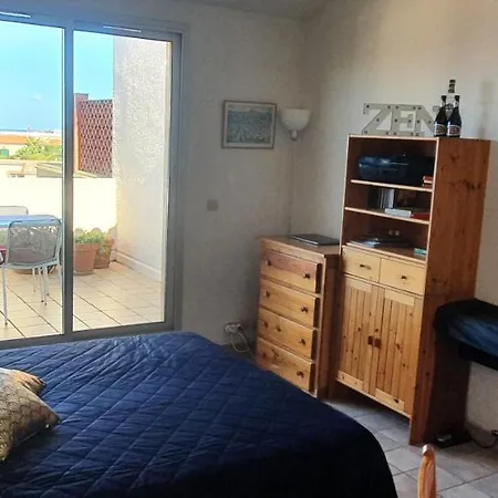 With Fantastic Sea View شقة *